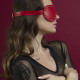 Маска на очі з заклепками Feral Feelings - Blindfold Mask, натуральна шкіра, червона Маска на очі з заклепками Feral Feelings - Blindfold Mask, натуральна шкіра, червона