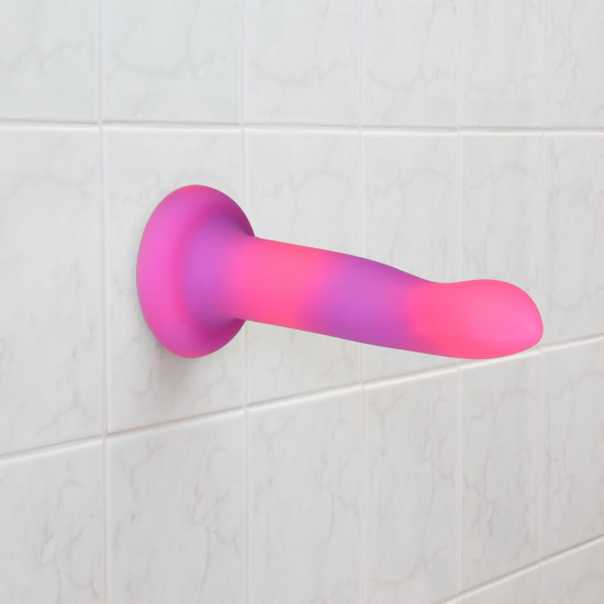 Фалоімітатор, що світиться в темряві, ADDICTION Rave 8″, Glow in the Dark Dildo Pink Purple, 20,3 см Фалоімітатор, що світиться в темряві, ADDICTION Rave 8″, Glow in the Dark Dildo Pink Purple, 20,3 см