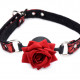 Кляп з трояндою Master Series: Eye-Catching Ball Gag With Rose, чорно-червоний Кляп з трояндою Master Series: Eye-Catching Ball Gag With Rose, чорно-червоний
