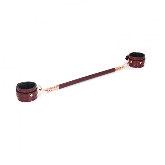 Фіксатор-розпірка для ніг або рук Liebe Seele Wine Red Spreader Bar, дерево + натуральна шкіра Фіксатор-розпірка для ніг або рук Liebe Seele Wine Red Spreader Bar, дерево + натуральна шкіра