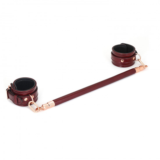 Фіксатор-розпірка для ніг або рук Liebe Seele Wine Red Spreader Bar, дерево + натуральна шкіра Фіксатор-розпірка для ніг або рук Liebe Seele Wine Red Spreader Bar, дерево + натуральна шкіра